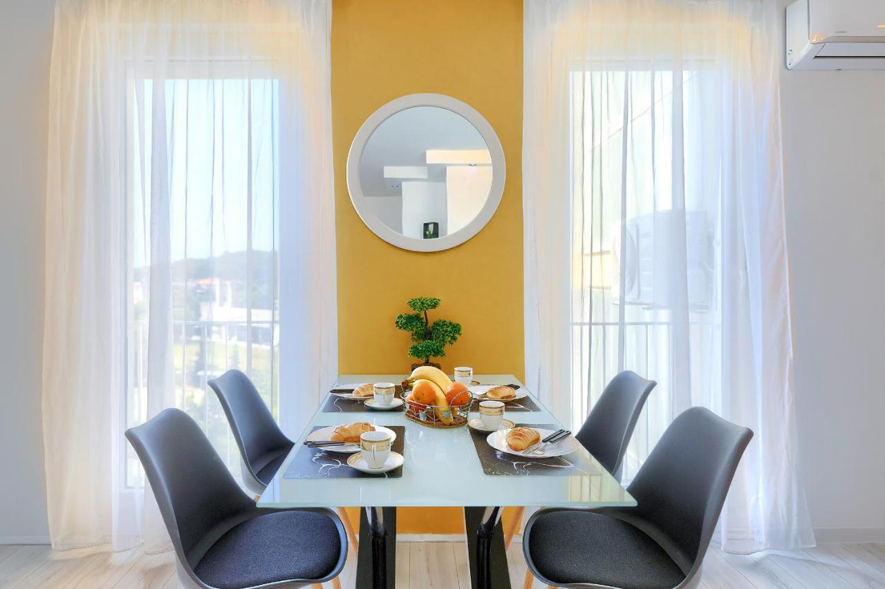 Seny Gold Apartment พูลา ภายนอก รูปภาพ