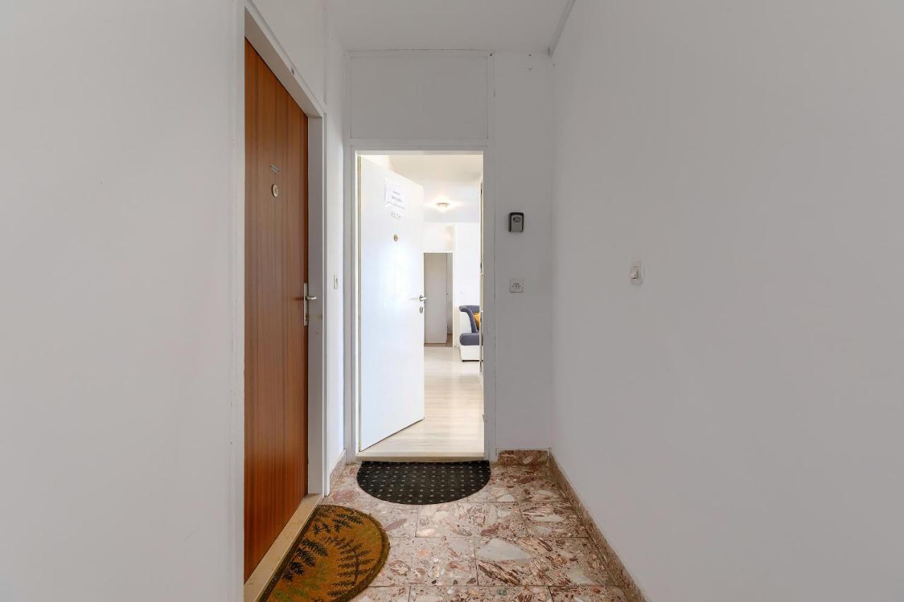 Seny Gold Apartment พูลา ภายนอก รูปภาพ