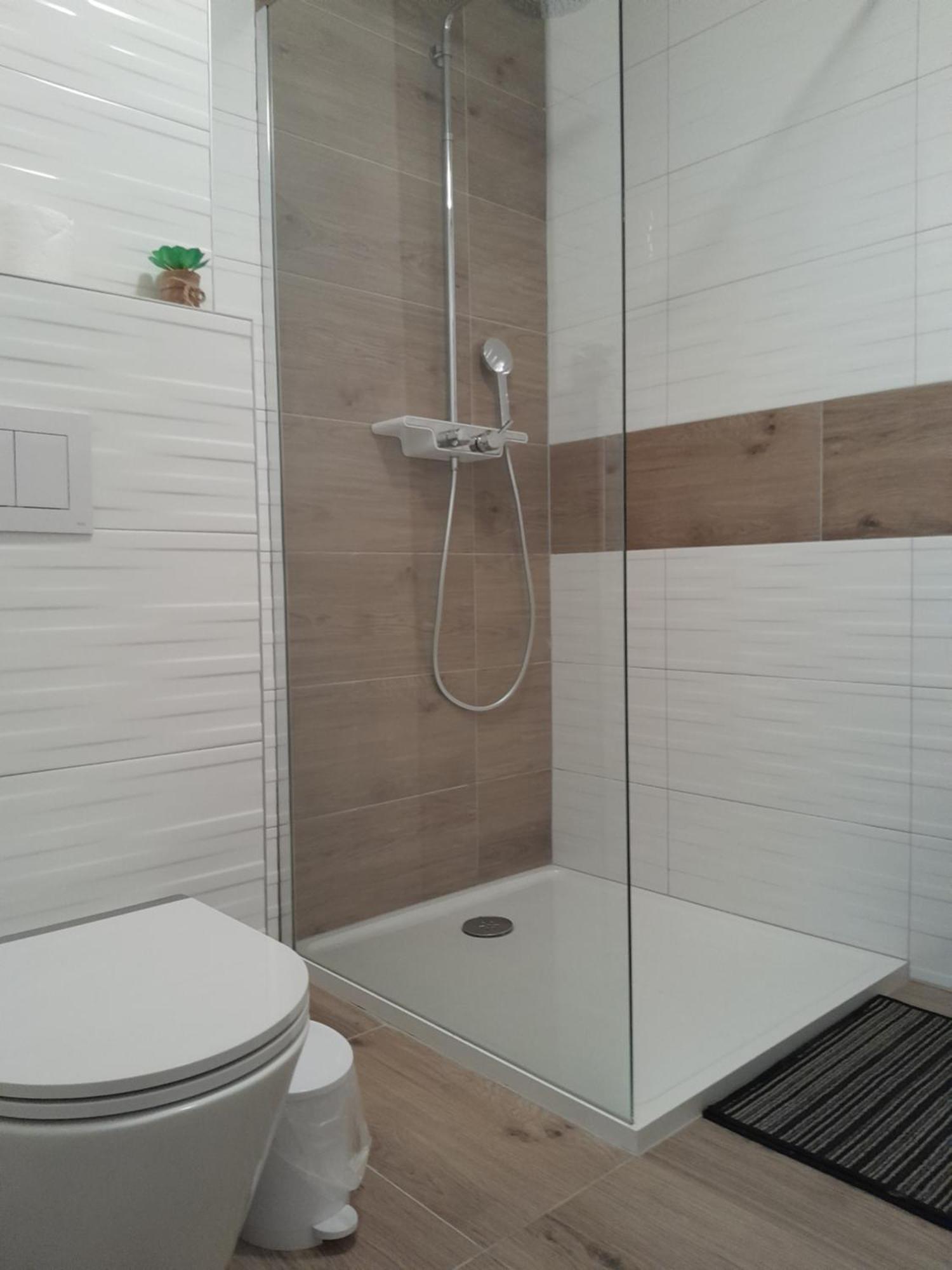 Seny Gold Apartment พูลา ภายนอก รูปภาพ